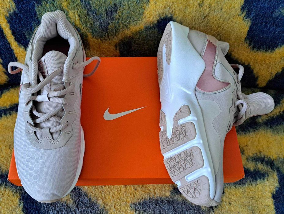 Pantofi sport Nike Legend Essential 2 CQ9545-003 roz