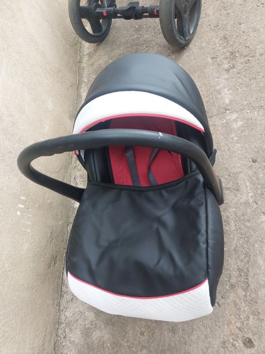 Бебешка количка 3 в 1