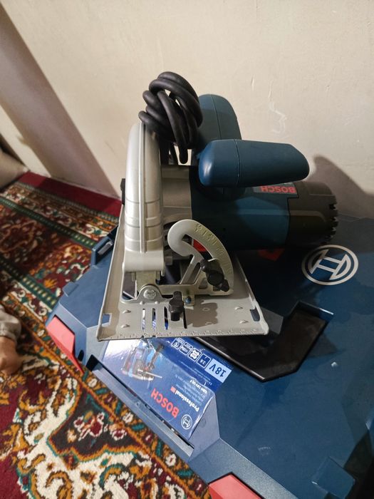Продаю циркулярная пила Bosch GKS 190 оригинальная и абсолютно новая.