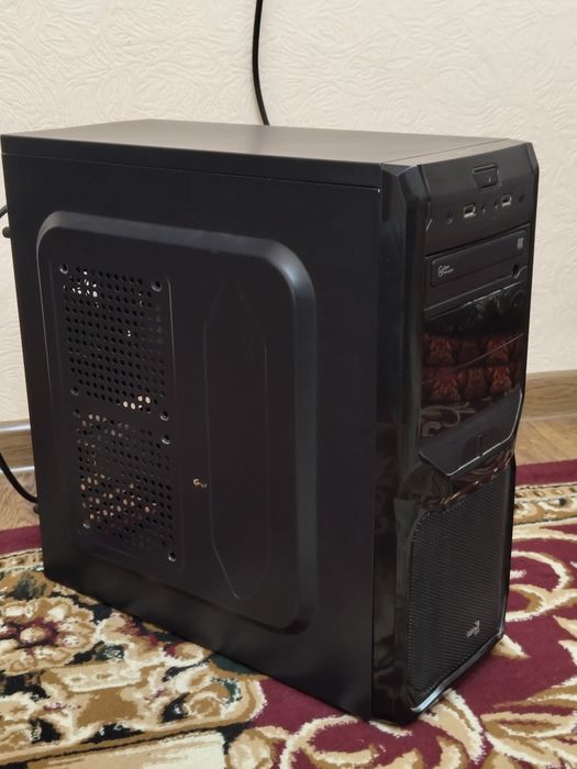 Продам средний игровой компьютер пк кейс