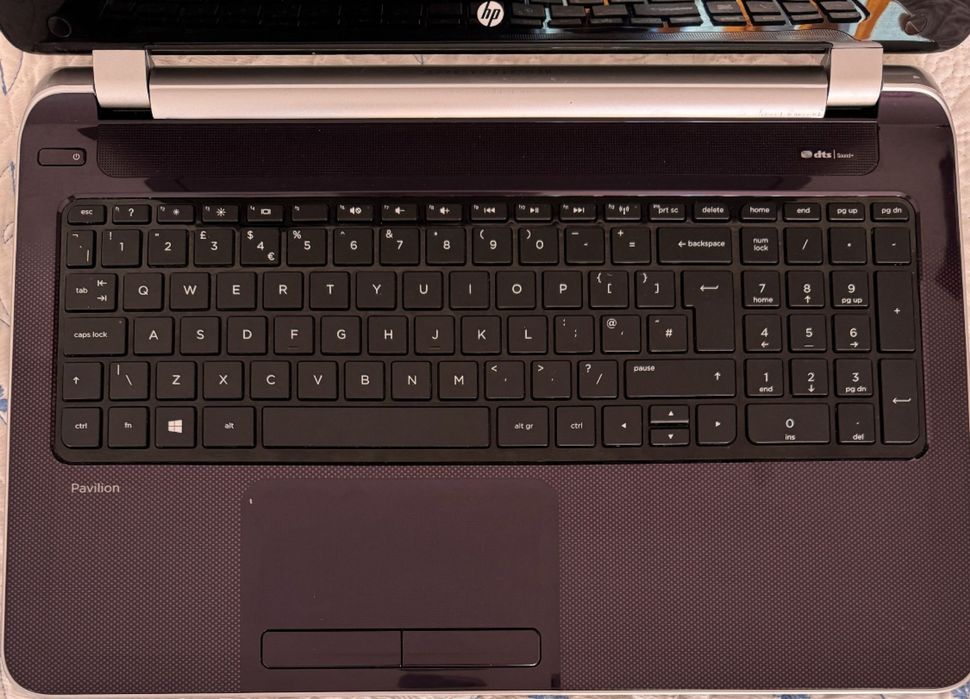 Vând Laptop Pavilion 15 HP