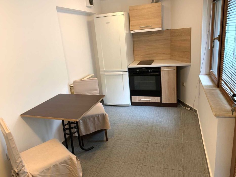 Едностаен апартамент под наем на метри от Главната