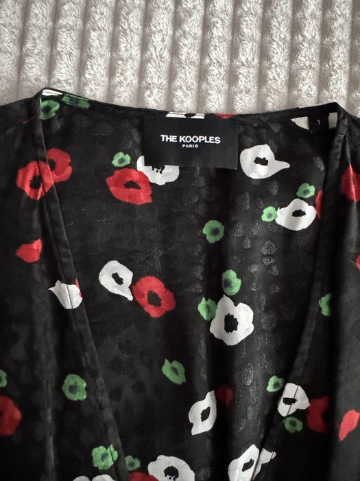 Рокли на цветя в черно