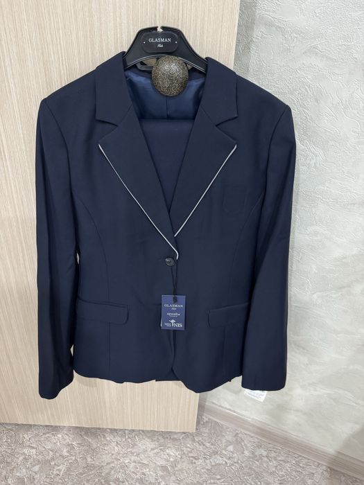 Продам тройку новая