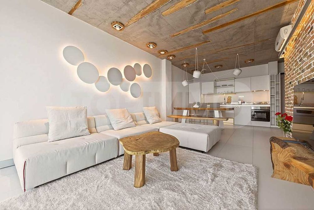 Дизайнерски двустаен апартамент под наем в кв. Бриз