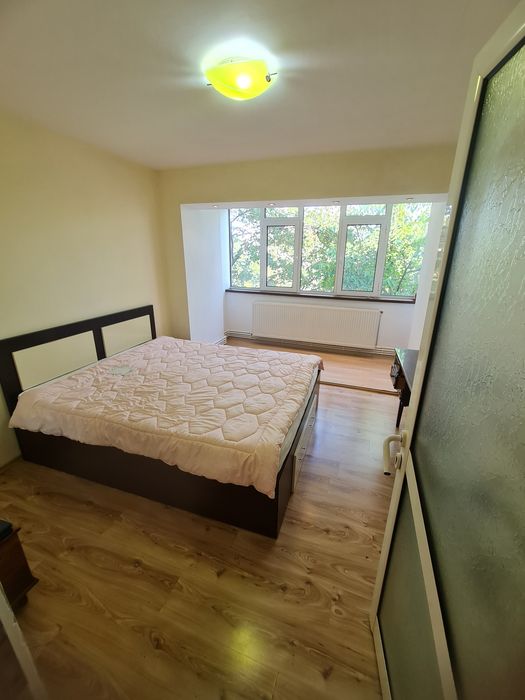 Vind 3camere micro16 etaj 4