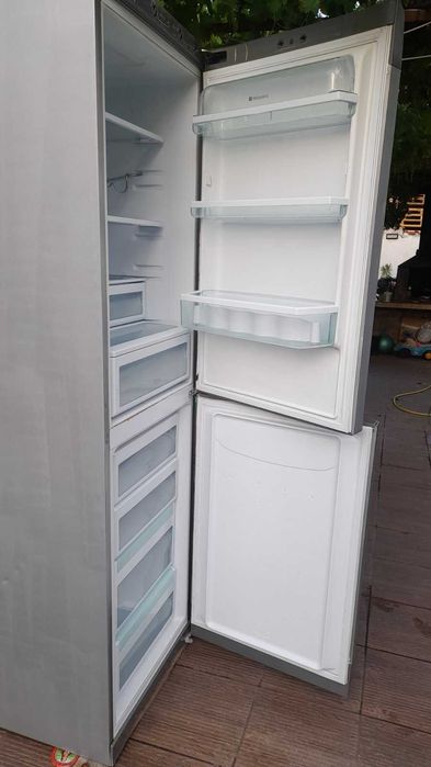 Хладилник с фризер