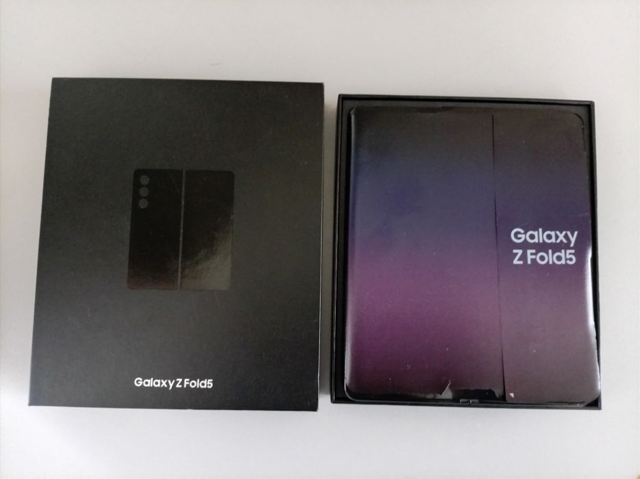 Самсунг Galaxy Z Fold5