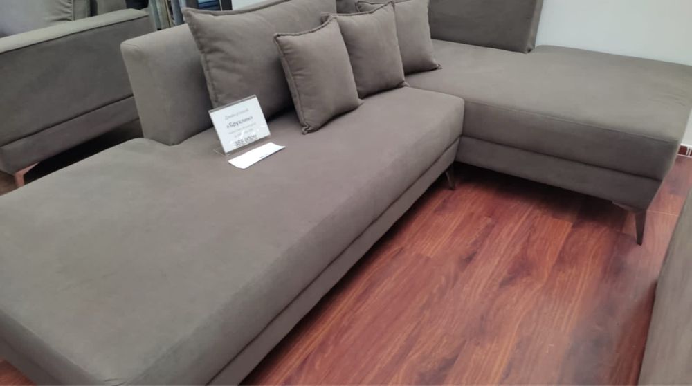 Угловой серый диван