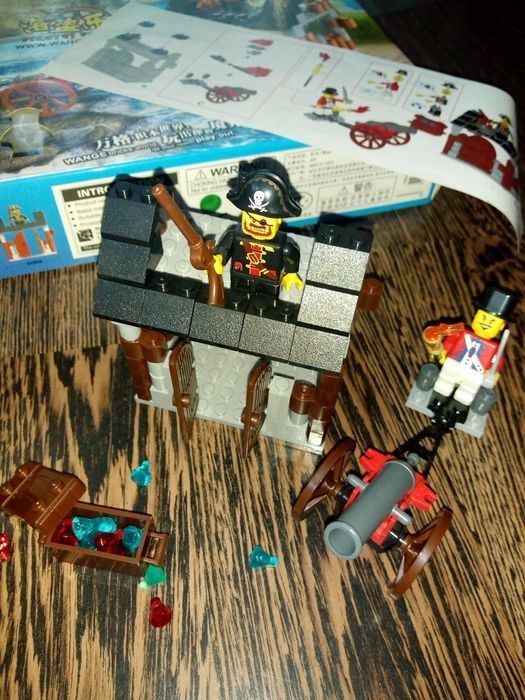 Трансформърси, конструктори и др. играчки/цени в описанието