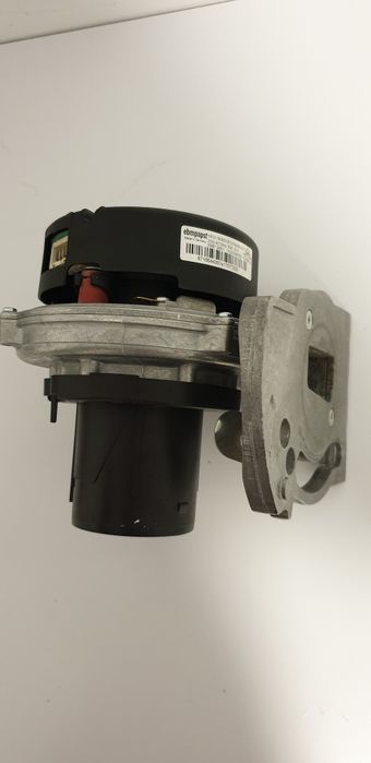 Ventilator Centrala termica Buderus Logamax Plus GB072-24K V2