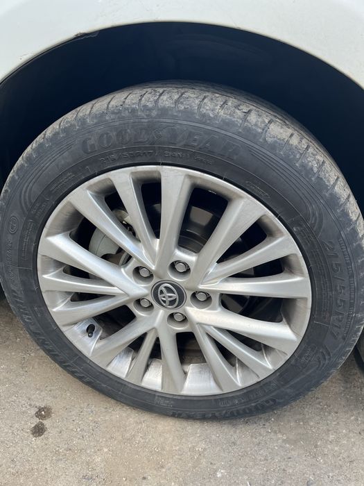Продам 3 шт  шин Goodyear