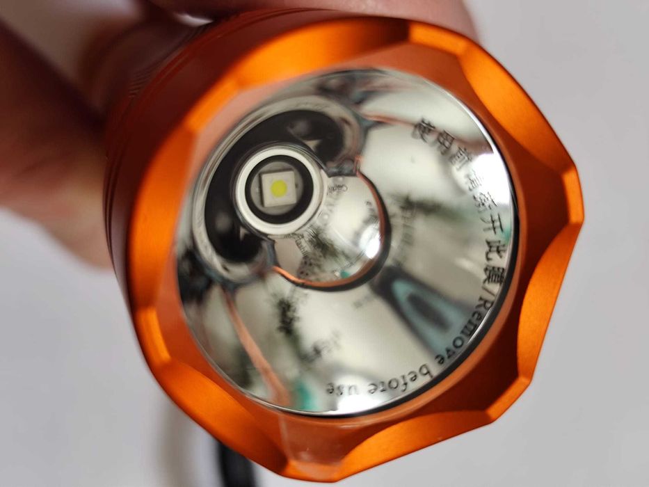 Convoy M21B cu Led SFT25R 21700