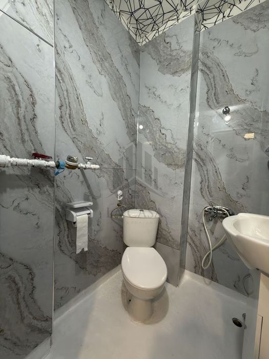 ул. Искър, кв. Оборище - 2 ст. за продажба