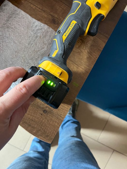 Машина за полиране деволт