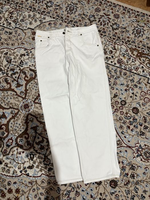 белые джинсы Dime