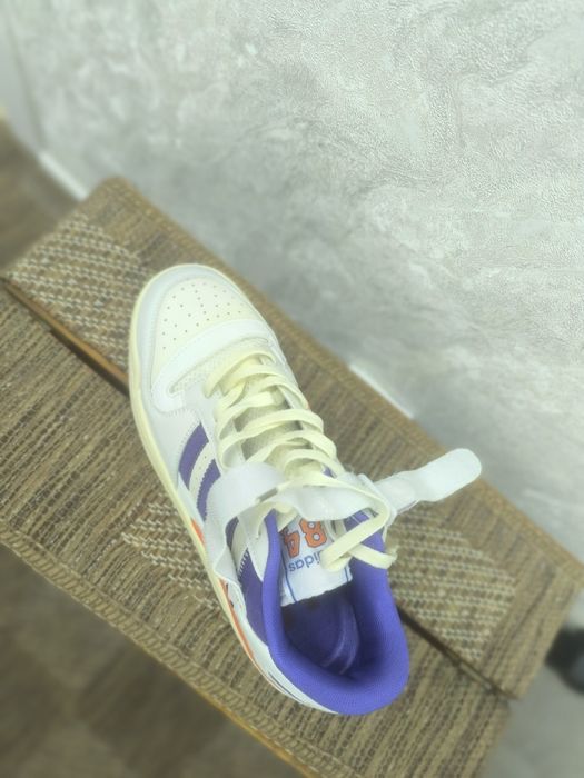 Продам кроссовки новые