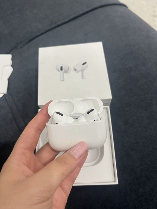 Продаю airpods pro оригинал, с коробкой