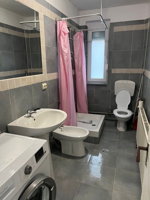 Închiriez Garsonieră