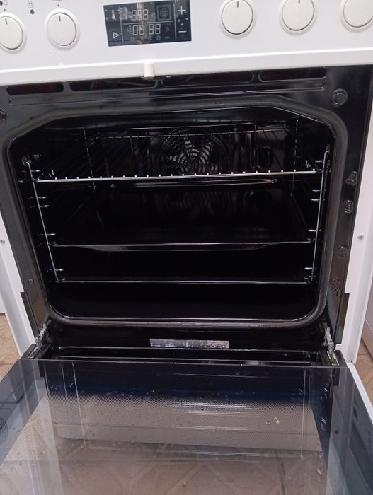 Свободно стояща печка с керамичен плот Gorenje 2 години гаранция!