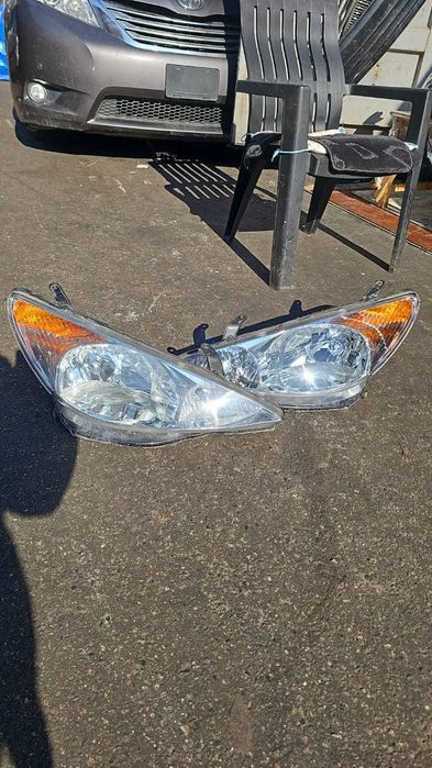 фары на Toyota Estima