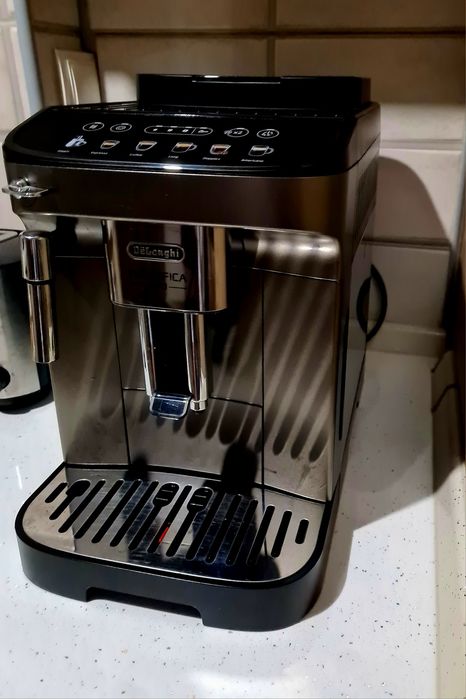 Expresor De'Longhi Magnifica
