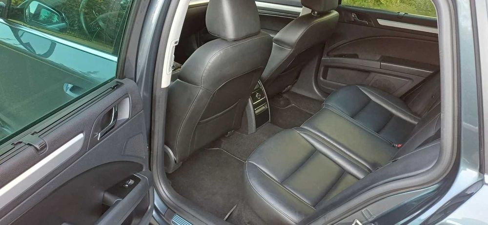Skoda Superb Combi 4x4  ГАРАЖНА