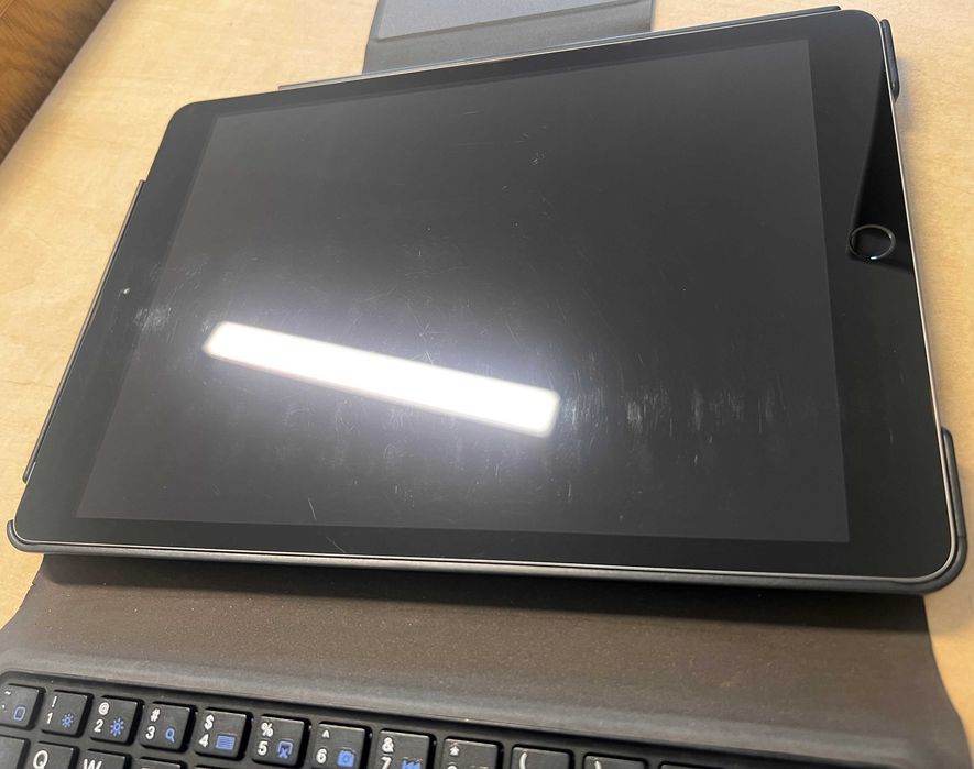 Apple iPad 10.2-inch 32GB (generatia 7, wifi si cellular)