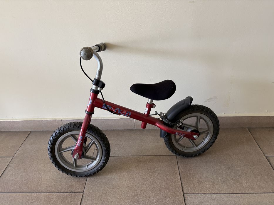 Bicicleta fara pedale pentru copii