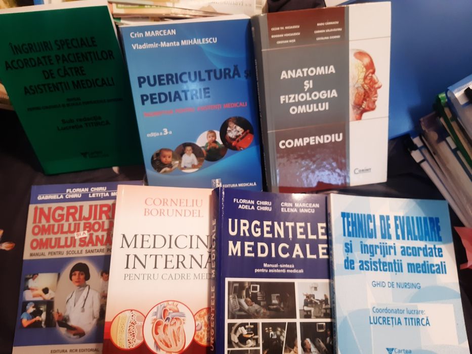 Vând cărți de specialitate ptr  asistenti medicali