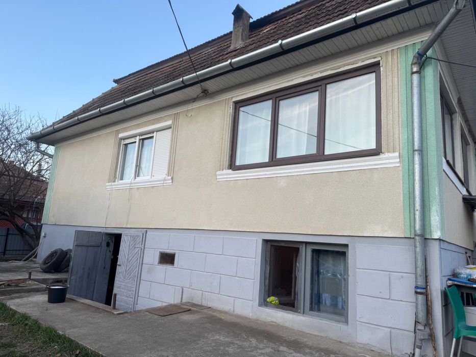 De vanzare in Tritenii-Hotar  Casa 161 mp + Teren 26,70 ar