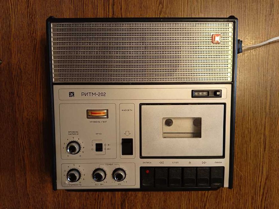 Кассетный магнитофон "Ритм-202"
