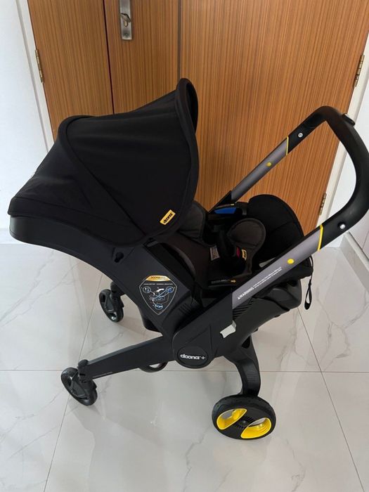 Vand carucior Donna cu accesorii