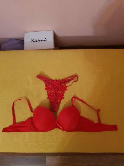 Lenjerie intima set rosu, camasa de noapte matase si voal