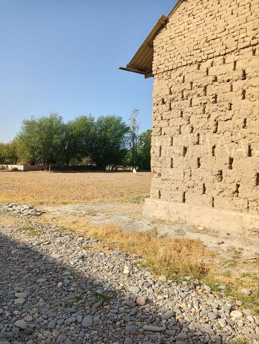 Продаётся участок с домом.