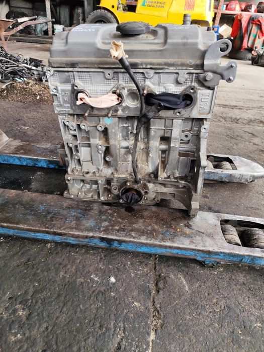 Двигател Citroen C 3 1.1 i 60k,HFV/HFX 2012г