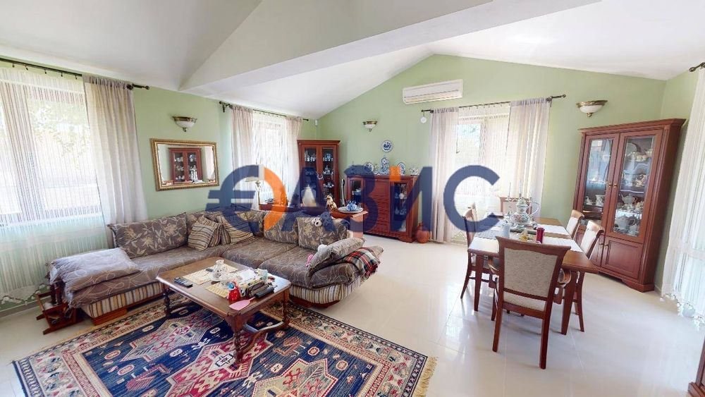 Къща с 4 спални 264 кв.м., в село. Кошарица, България, 385 000 евро #33363138
