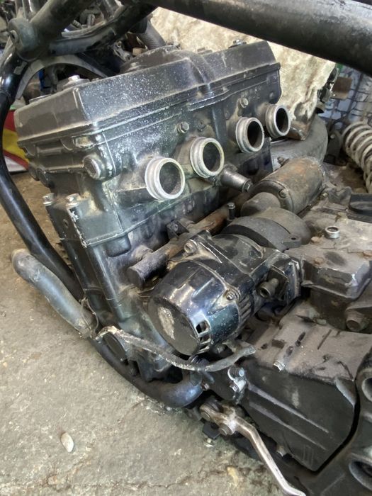 Продам запчасти кавасаки gpz750