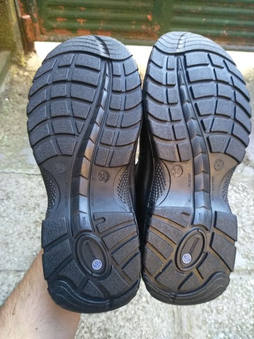 Защитни обувки-нови