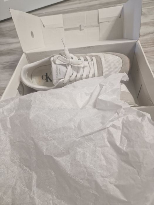 Продам кроссовки оригинал CK