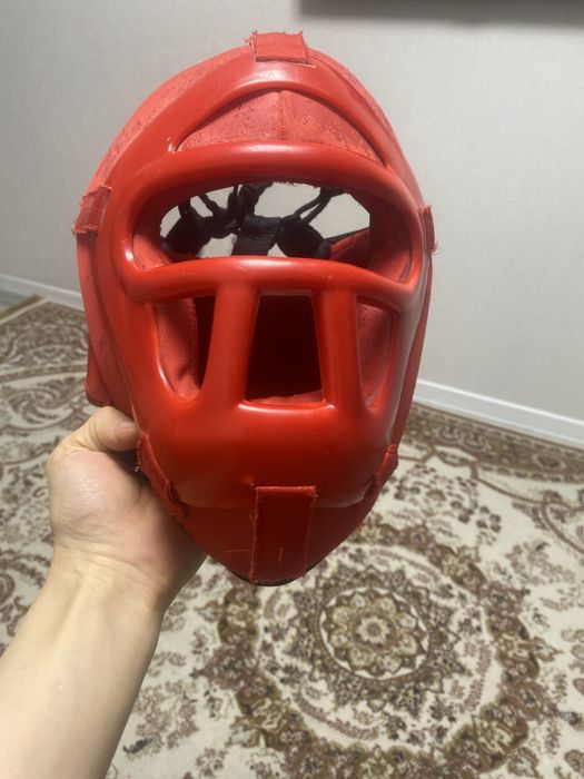 Продаю шлем для каратэ .