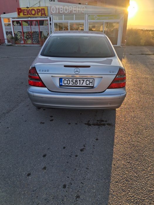 Мерцедес Е220 150к.с Климатроник Всичко платено