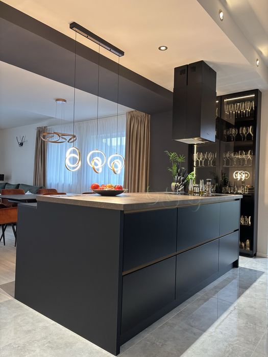 Casă modernă, complet mobilată și utilată, gata de mutat