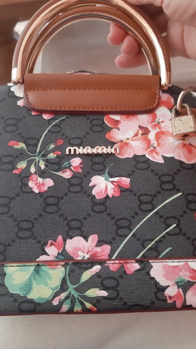 Красива дамска чанта