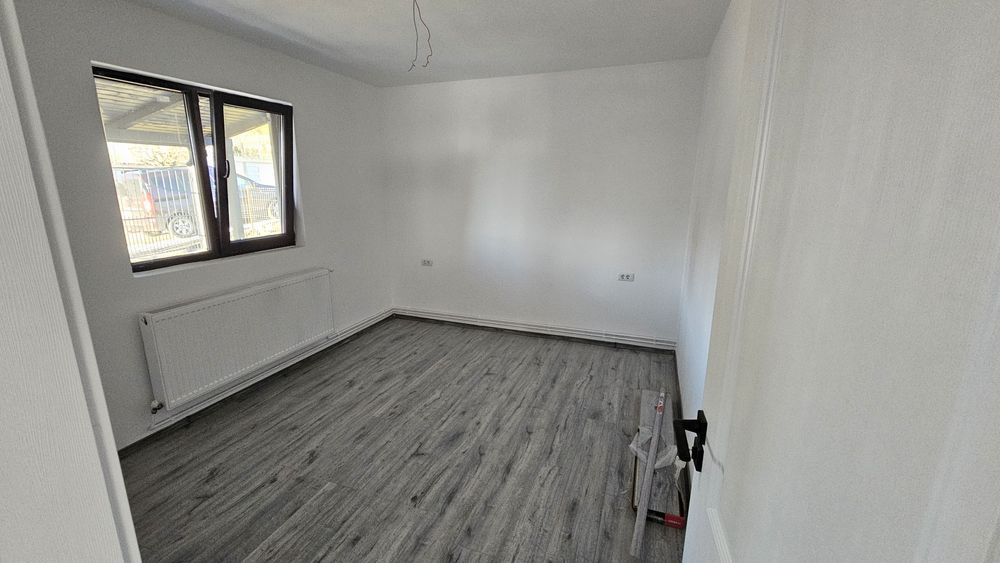 Casă nouă la 3 km de Mioveni