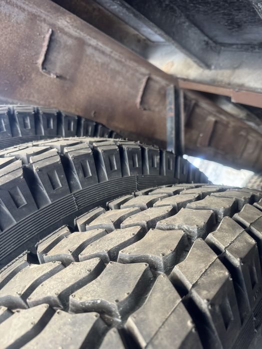 Продам резину 11.00 20