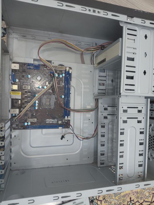 Продам три пк внутри есть всякое