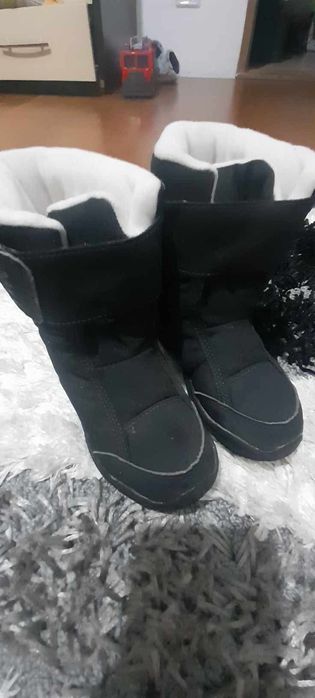 Cizme Decathlon,mărimea 25