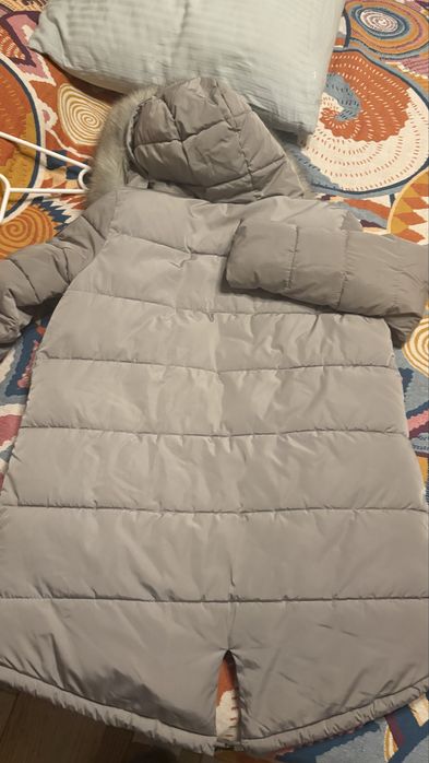 Продам зимний пуховик DKNY