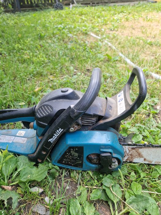 Drujba Makita EA3201S benzina